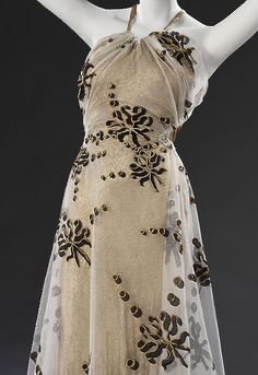 Vionnet Dress, 1937 Madeleine Vionnet 1930s, Vintage Fashion 1930s, 1930's Fashion, Evening Wear Dresses, Satin Evening Dresses