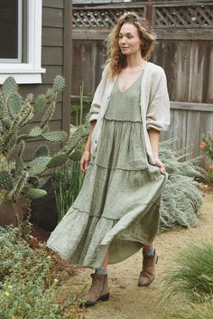 The Sevilla Dress // Sage Low Back Dress, Wardrobe Goals, Low Back Dresses, Bodycon Dresses Casual, Loose Style, Linen Maxi Dress, Dress With Tie, Mode Inspo, Back Dress