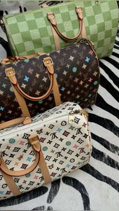 Louis vuitton duffle Lv Duffle Bag, Louis Vuitton Duffel Bag, Luxury Pieces, Pretty Purses, Luxury Bag, Travel Bag