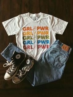 Girl Power Rainbow Tee Rachel Amber, Rainbow Tee, Grl Pwr, Pinterest Aesthetic, Ținută Casual, Rainbow Shirt, Retro Rainbow, Jeans Casual, Vintage Rainbow