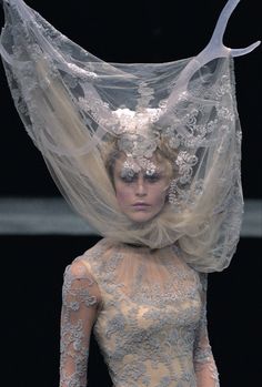 Raquel Zimmermann, Philip Treacy, Couture Fashion, Editorial Fashion