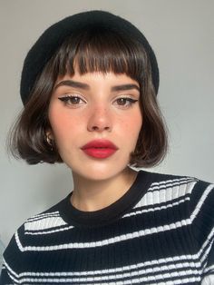 France Women Style, Paris Short Hair, Europe Makeup Look, French Look Makeup, 60s French Makeup, Modern Pinup Makeup, France Makeup Look, French Makeup Look Aesthetic, French Facial Features