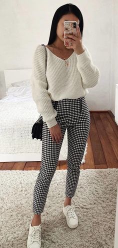 Spring Outfit Women, Outfits Primavera, Leggings Outfit, Legging Outfits, Stylish Pants, Stil Inspiration, Chic Sweaters