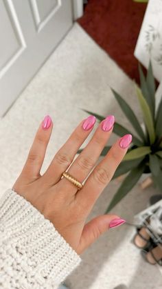 Bright Red Coral Nails, Petite Almond Nails, Chrome Nail Inspo Almond, Super Simple Nails, Chrome Pink, Maquillage On Fleek, Spring Break Nails