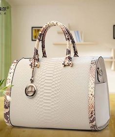 Fancy Handbags, Women Bags Fashion Handbags, Lady Dior Handbag, Pochette Louis Vuitton, Expensive Bag, Sacs Design, Latest Handbags, Tas Fashion