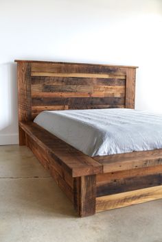 Pallet Beds, Ranch Interior, Barnwood Bed, Beautiful Bed Designs, Bed Build, Murphy Bed Ikea, Diy Platform Bed, Modern Murphy Beds, Bed Platform