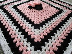 Easy Crochet Blanket Pattern Minnie Mouse by KathieSewHappy Kitchenaid Cover, Minnie Mouse Blanket, Mouse Crochet, Disney Crochet Patterns, Baby Boy Crochet Blanket, Crochet Blanket Pattern Easy, Easy Crochet Baby Blanket, Crochet Pillow Cover