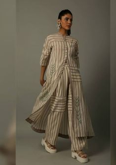 Long Kurti Patterns, Best Designer Suits, Fashion Dresses Formal, Latest Dress Design, Long Kurti Designs, Linen Dress Women, Cotton Kurti Designs, Stylish Party Dresses