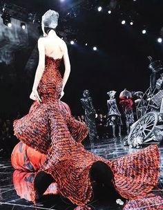 Alexander McQueen, Autumn/Winter 2009, Ready to Wear Couture, Sarah Burton, Haute Couture, Lee Mcqueen, Alexander Macqueen, Alexander Mcqueen Savage Beauty, Vlada Roslyakova, Fantastic Fashion, Alexander Mcqueen Fashion