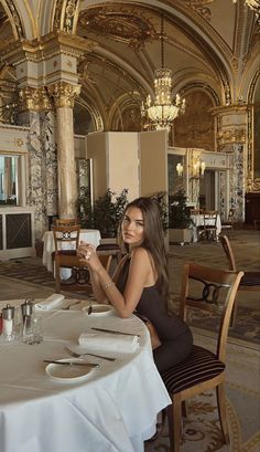 Luxury Lifestyle Women, Rich Lifestyle, Luxury Lifestyle Dreams, Classy Aesthetic, Future Lifestyle, Old Money Aesthetic, Looks Chic, Foto Pose