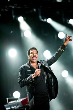 Famous Black People, Christopher Hitchens, Don Johnson, King Of Music, Famous Black, Music Hits, Lionel Richie, Music Concert