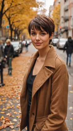 Side Swept Bangs Short Hair, Fall Hairstyles For Short Hair, Fall Haircuts, Grown Out Pixie, Autumn Spirit, Long Face Shapes, Long Pixie Hairstyles, Hair Magic, Fall Hairstyles