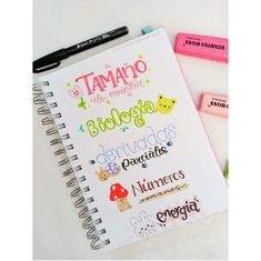 a notebook with some writing on it next to markers and marker pens that read tamano