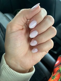 Acrylic Nails Ideas Short Round, Short Dip Powder Nails Neutral, Dip Powder Nails No Tips, Cute Simple Round Nails, January Nails Acrylic Short, Short White Acrylic Nails Almond Shape, Round Acrylic Short Nails, Oval Shellac Nails, Plain Dip Powder Nails