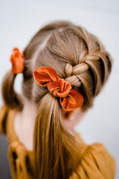 These trendy velvet bows are the perfect accessory for any little lady! These bows are super soft and tied into a darling 3.5” bow. Each bow can be attached to an alligator clip or our super soft nylon headband. Each headband is extremely stretchy and one size fits all. You can get one in every color! Balayage, Blowout Taper, Edgy Summer, Girls Hairdos, Summer Haircut, Little Dorrit, Girl Hairdos, Fall Hair Bow, Easy Little Girl Hairstyles