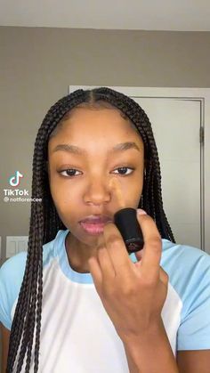 Eyeshadow Looks Beginner, Make Up With Concealer Only, How To Get Better At Makeup, Makeup For 11 Yo, Clean Girl Makeup Black Women Tutorial, Teen Makeup Ideas, Makeup Leger, Concelear Makeup, Mixed Girl Makeup