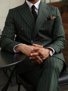 Man Work Style, Pinstripe Double Breasted Suit, Costume Vert, Fall Suit, Mens Vest Fashion, Herren Style, Classy Suits, Mode Costume