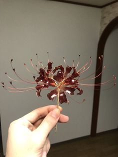 Spider Lily Jewelry, Liquid Plastic, Wire Flowers, Arte Inspo, Hair Ornaments, Flower Aesthetic