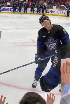 Mitch Marner (nhl hockey player) at an away game, smiling wearing a black leafs jersey 

Mitch marner
Toronto maple leafs
Hockey
Booktok 
NHL draft
NHL
Mitchell marner
Hockeytok 
The deal
Garret graham
John Logan 
Smile
Hockey player
Off campus series 
Mitch marner
Connor bedard
Hockey player smiling 
Happy Garrett Graham, Books 2024, Phone Widget, Gillmore Girls