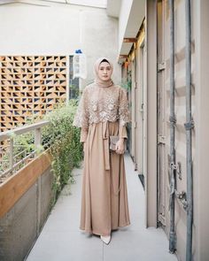 Dress Brokat Simple, Dress Kondangan Hijab, Dress Brokat Muslim, Dress Brokat Modern, Dress Muslim Modern, Braidsmaid Dresses, Dress Brukat, Kebaya Modern Dress, Kondangan Hijab