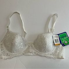 Beautiful Lily Of France White Lace Bra In Sz 34a..Brand New With Tags..Excellent Condition. Bra Png, 32a Bra, White Lace Bra, Black Bralette, Green Lace, Pink Bra, Strapless Bra, Sports Bra Sizing, Black Nylons