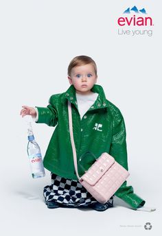 BETC Fashion Creative Ads, Fashion Marketing Campaign, Clothes Video, Pottery Idea, Baby Ads, Famous Babies, Agua Mineral, Street Marketing