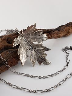 Leaf Pendant Necklace, Nature Jewelry, Long Necklace, Maple Leaf, Handmade Leaf Necklace, Long Chain Necklace #PendantNecklace #FallLeafNecklace #AuntNecklace #GiftsForHer #FlowerNecklace #MapleLeaf #SilverNecklace #SilverJewelry #GiftForMom #FeatherNecklace Nature, Organic Wedding Band, Gold Opal Engagement Ring, Jewelry Long Necklace, Twig Wedding Band, Unique Opal, Organic Jewelry, Engagement Sets, Engagement Rings Opal