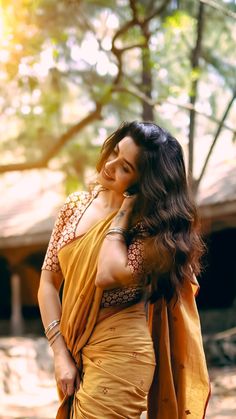 Teju Ashwini Teju Ashwini, Actress Hairstyles, Modern Saree, Amy Jackson, Saree Trends, Couples Poses For Pictures, Traditional Fashion, Cute Beauty, India Beauty