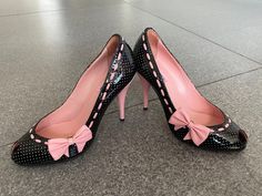 Fabulous Agent Provocateur patent black peep toe heels. These have lovely candy pink stitching around the shoe and pink heels. They also have a cute detachable pink bow on the front of each shoe. Great unworn condition with original box.  Size UK 5 Pink Peep Toe Heels, Pink Peep, Black Heels Low, Black Candy, Black Peep Toe Heels, Gold Chanel, Low Heel Shoes, Candy Pink, Pink Heels