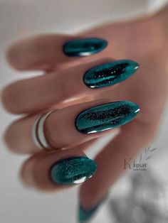 Dark Glittery Nails, Petrol Nails, Spring Nails Art Designs, Spring Nails Art, Spring Nails 2023, Emerald Nails, Milky Nails, 2023 Nails, Spring Nail Designs