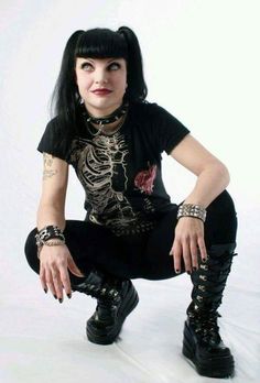 Goth Celebrities, Abby Ncis, Pauley Perette, Chicas Punk Rock, Ncis Abby, Abby Sciuto, Gothic Mode, Pauley Perrette, Total Girl