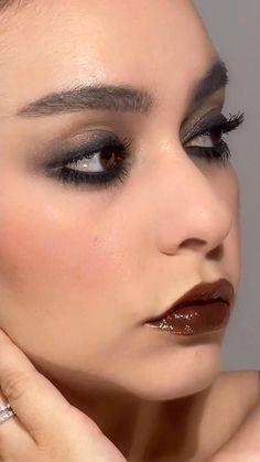 Brown Eyes Dark Makeup, Dark Brown Goth Hair, Grungy Smokey Eye, 90s Soft Grunge Makeup, Clean Dark Makeup, Casual Black Lipstick Look, Smokey Grunge Makeup, 90s Grunge Eye Makeup, Cool Brown Lipstick