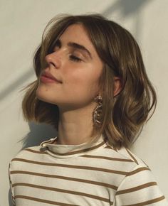 Haircut2023 Women, Choppy Bob Hairstyles Curtain Bangs, Lived In Lob Hair, Cute Bobs Haircuts, Side Part French Bob, Pregnant Short Hair, Daisy Edgar Jones Short Hair, Short Haircut For Women With Bangs, Low Maintance Haircut