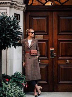 Milanese Street Style, Brown Belt Bag Outfit, Parisa Wang, Chanel Slingbacks, Plaid Wool Coat, Parisienne Chic, London Outfit, Coat White, Blonde Woman