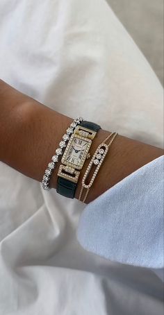 Rolex Women Aesthetic, Expensive Jewelry Luxury, Wrist Jewelry, Luxe Jewelry, Dope Jewelry, Jewelry Essentials, Jewelry Lookbook, Jewelry Fashion Trends, Classy Jewelry