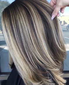 Heavy Highlights Around Face, Over 40 Highlights, Medium Brown Hair With Ash Highlights, Hair For 2024, Sandy Blonde Hair With Lowlights, Multi Dimensional Blonde Highlights, Blonde Hair Fade, Highlights 2024, Beige Highlights