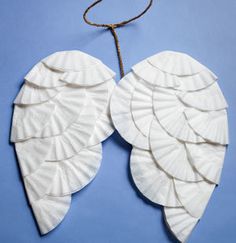 16 Too-Cute, Super-Creative DIY Halloween Costumes for Kids Paper Angel Wings, Creative Halloween Costumes Diy, Angels Wings, Paper Angel, Hallowen Ideas, Christmas Pageant