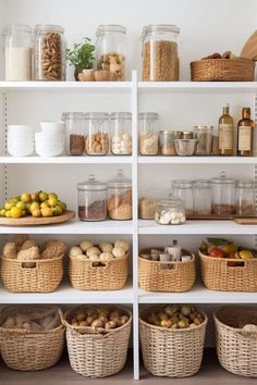 Pantry Organizing, Neat Method, Girl Apartment, Broom Closet, Food Pantry Organizing, Aesthetic House, House Organization, Interior Products, Personal Organizer