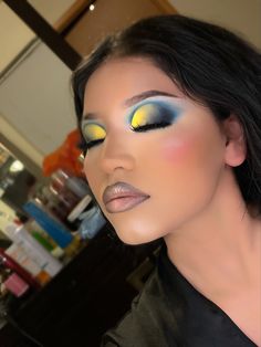 Orange And Blue Eyeshadow Looks Black Women, Blue And Yellow Eye Makeup, Blue And Yellow Eyeshadow Looks, Blue And Yellow Makeup Looks, Blue Yellow Eyeshadow, Yellow And Blue Makeup, Yellow And Blue Eyeshadow, Blue And Yellow Eyeshadow, Blue And Yellow Makeup