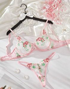 Soft Pink Lingerie Set Floral Pink Lingerielook, Pink Lingerie Set, Lingerie Rosa, Lingerie Aesthetic, Lingerie Rose, Bra Art, Red Lace Lingerie, Wedding Night Lingerie, Delicate Lingerie