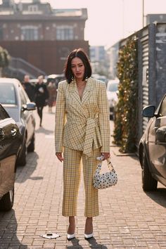 Street Style Cult Buys This Fashion Month | Who What Wear Business Attire, Fashion Business Casual, Copenhagen Fashion Week, Business Casual Dresses, Street Style Trends, Classic Chic, 4 Seasons, Street Style Inspiration, Fashion Tips For Women