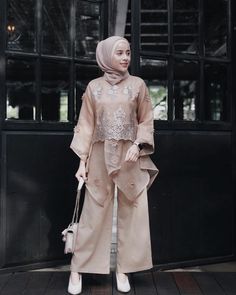 Kimonos, Hijab Kondangan, Kebaya Modern Hijab, Hijab Gown, Kondangan Outfit, Model Kebaya Modern, Baju Kahwin, Kebaya Hijab