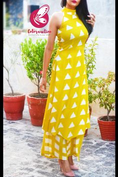 High Neck Kurti Design Style, Rayon Suit Designs, High Neck Sleeveless Kurti, Rayon Kurtis Design Printed, Kurti Designs Sleeveless, Latest Printed Kurti Designs, Sleeveless Suits Indian, Sleeveless Suit Designs Indian Style, Yellow Kurti Design For Haldi