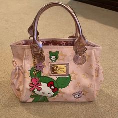 Pink juicy couture hello kitty cactus purse Kawaii, Hello Kitty Logo, Hello Kitty Handbags, Inside My Bag, Pink Metallic, Purse Brands, Juicy Couture Bags