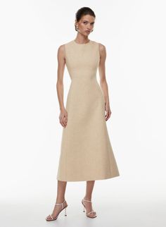 Aritzia Outfit, Professional Dress For Women, Summer Work Dresses, Office Attire Women, Hourglass Dress, Business Outfits Women, Womens Dress Suits, Work Clothing, Attire Women