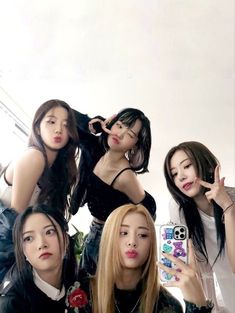 Le Sserafim Group Photos, Ot5 Le Sserafim, Lesserafim Ot5, Le Sserafim Ot5, Sakura Yunjin, Lesserafim Chaewon, Pop Photos