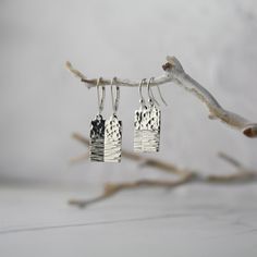 Handmade Metal Jewelry, Silversmithing Jewelry, Earring Inspo, Rectangular Earrings, Silversmith Jewellery, Simple Silver Jewelry, Silver Jewelry Diy, Handmade Silver Jewellery, Metalwork Jewelry