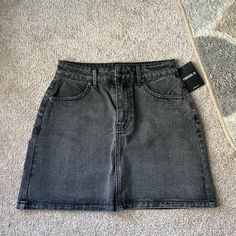 New With Tags, Forever 21 Black/Grey Denim Mini Skirt. Never Worn Before, Size Small. I Personally Love A Good Skirt From Forever 21, This One Is So Cute And Stylish! Jean Skirt With Buttons, Denim Skirt Black, Teal Skirt, Distressed Skirt, Black Lace Skirt, Forever 21 Skirt, Button Up Skirts, Black Denim Skirt, Suede Skirt