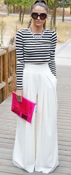 Palazzos n Stripes Celana Palazzo, Trendy Street Style Outfits, Palazzo Pants Outfit, Spring Summer Fashion Trends, Mode Tips, Blazer Outfit, Trendy Street Style, Mode Chic, Outfit Trends