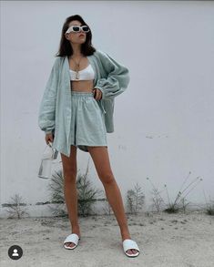 Denim Skirt, Capsule Wardrobe, Holiday Outfits, Coat Outfit Casual, Minimalist Fashion Summer, Coat Outfits, Minimalist Fashion, Fashion Inspo Outfits, Instagram Profile